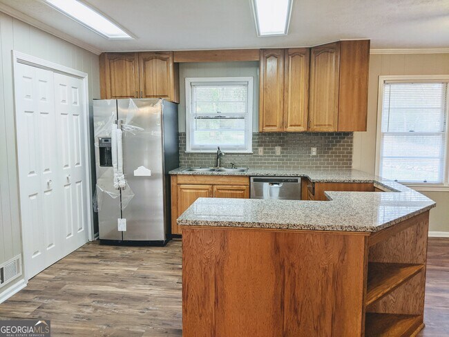 Building Photo - 6096 Shallow Creek Ln