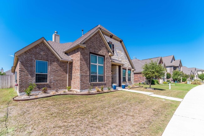 Building Photo - 3-BEDROOM IN CHAMPION HEIGHTS