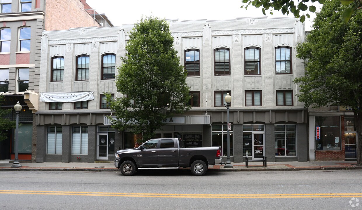 Building Photo - Aurora