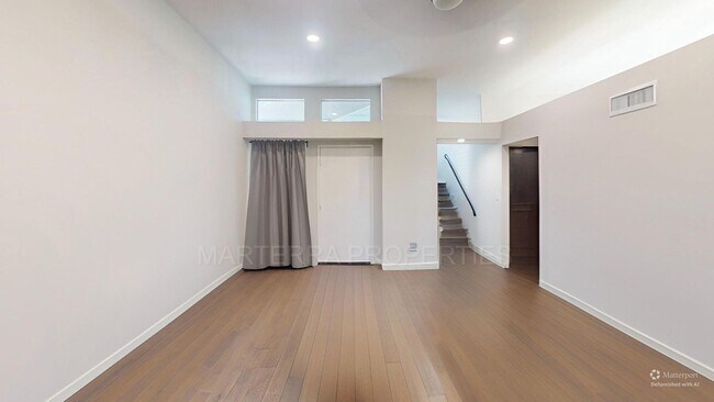 Foto del edificio - Beautiful 2-Bedroom/2-Bathroom Townhome