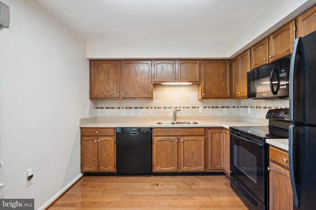 Foto del edificio - 206 Valley Stream Ln