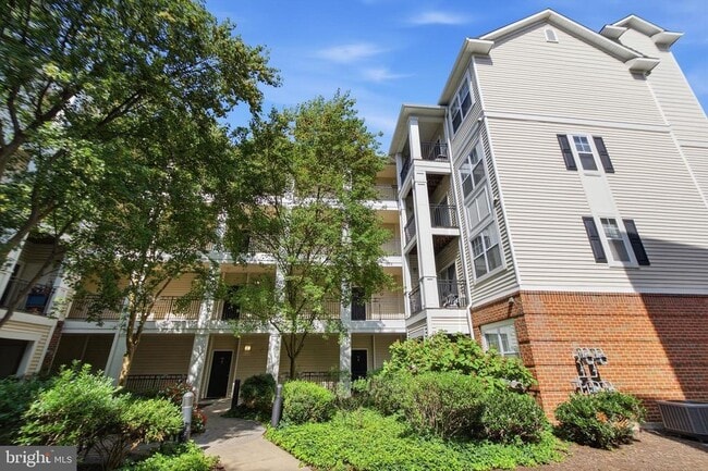 Building Photo - 12913 Centre Park Cir