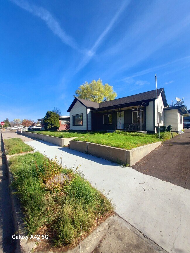 Frente de la casa - 344 N Grant Ave