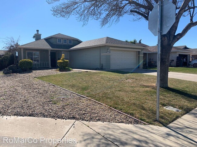 Building Photo - 3 br, 2 bath House - 653 Miller Dr