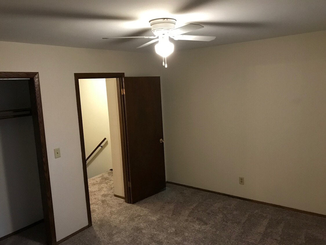 244 E Dekora St, Saukville, WI 53080 Townhome Rentals in Saukville WI