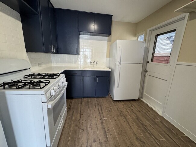 Foto del edificio - 1 bedroom and 1 bathroom unit available at...
