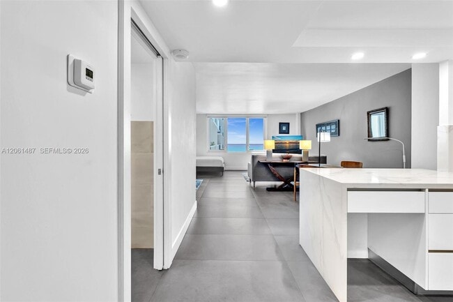 Building Photo - 2301 Collins Ave