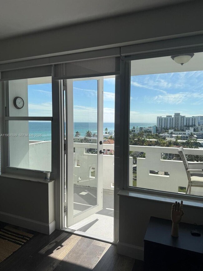 Foto del edificio - 3111 N Ocean Dr