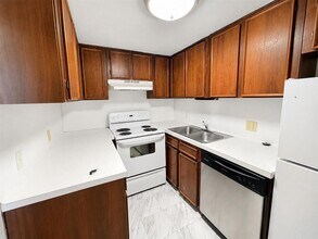 Building Photo - 7520 Hornwood Dr
