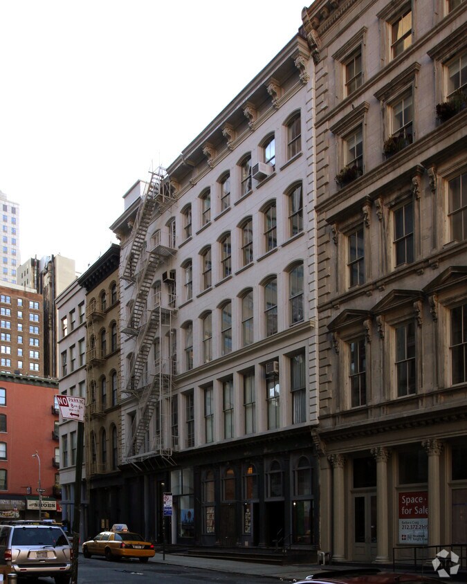 Primary Photo - 134-140 Duane St