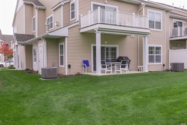 Building Photo - 237 Halley Dr