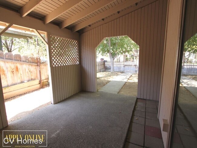 Foto del edificio - 3 br, 2 bath House - 665 S. Coalinga St.