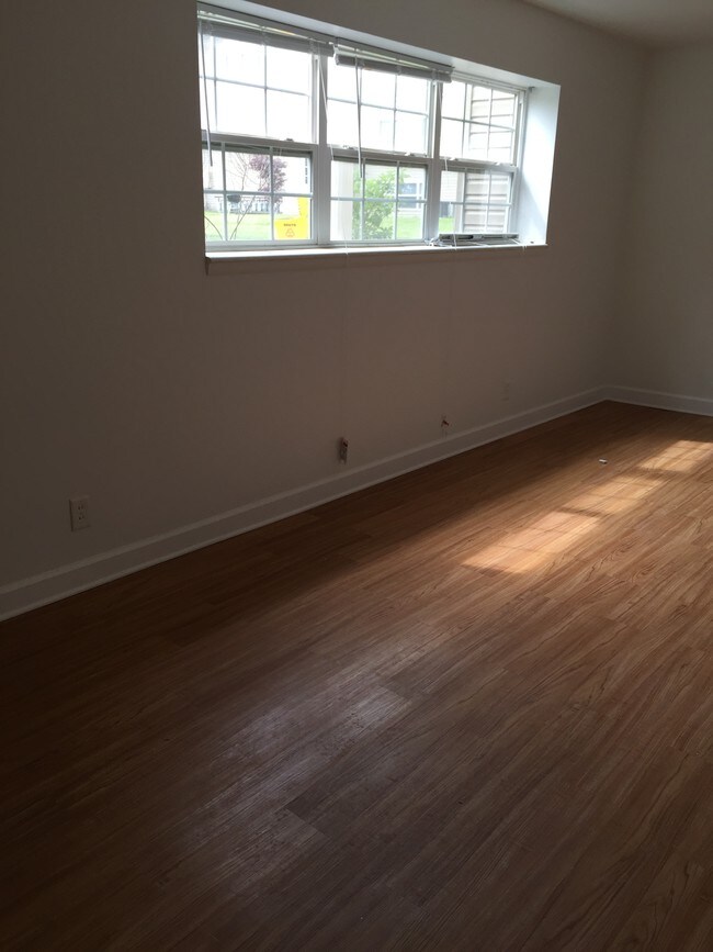 Foto del edificio - 2221 Marquette Rd