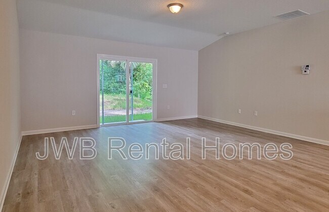 Foto del edificio - 848 Granville Rd