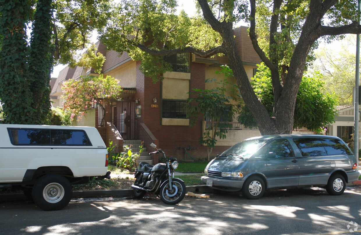 Foto del edificio - 426 Burchett St