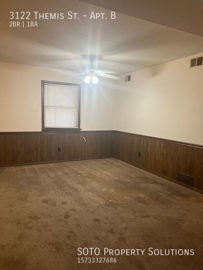 Building Photo - 2BD/1BA Pet Friendly Apartment