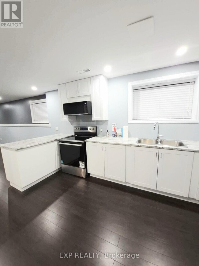 Building Photo - 12 Vanier Dr