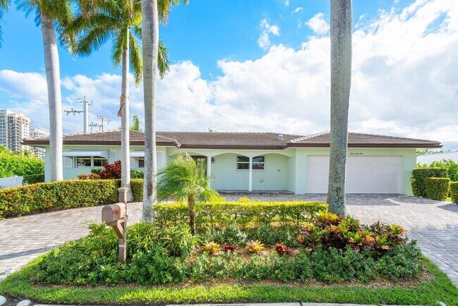 Foto del edificio - 1241 Emerald Dr