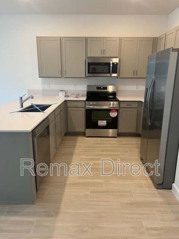 Foto del edificio - 4393 Hammock Grove Dr