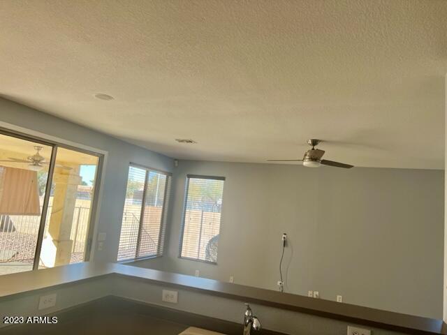 Foto del edificio - 1481 W Hawk Way