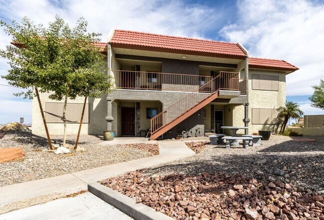 Foto del edificio - 2 Bedroom - 2 Bath Condo