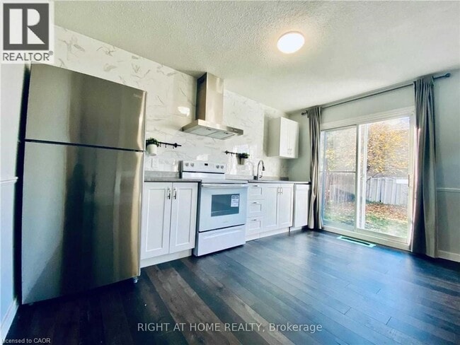 Building Photo - 20 Jamie Ann Ct