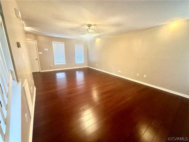 Foto del edificio - 11925 Warfield Ridge Dr