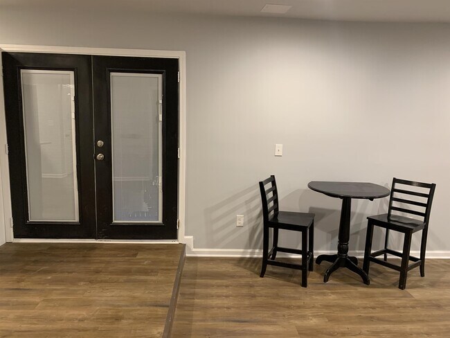 Foto del edificio - 924 Chapman Cir