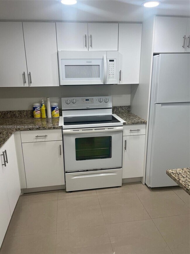 Foto del edificio - 5200 NW 31st Ave