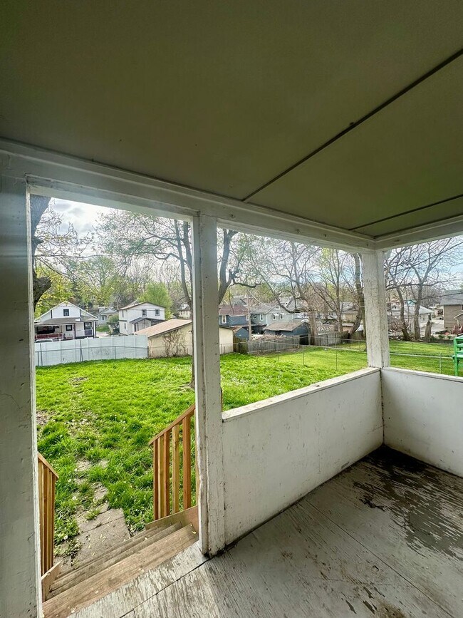 Foto del edificio - Beautifully remodeled 2 Story Northeast Ho...
