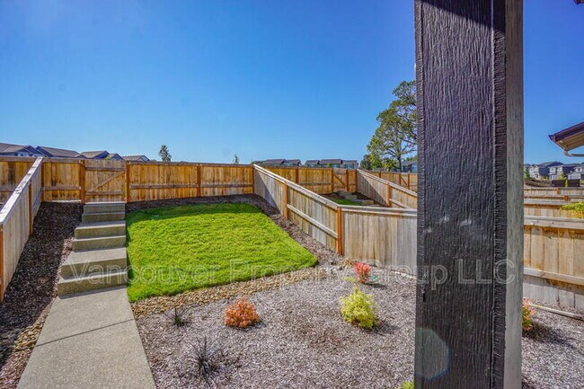 Building Photo - 18402 NE 46th Pl