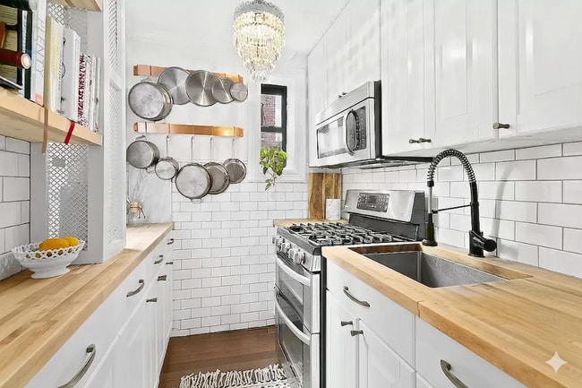 Building Photo - 439 Hicks St