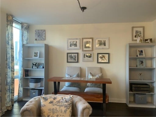 Building Photo - 111 E Chestnut St