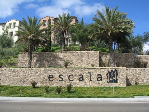Building Photo - ESCALA - Luxury 2 / 2.5 Townhouse + 2 Car Garage in Gated Escala Community