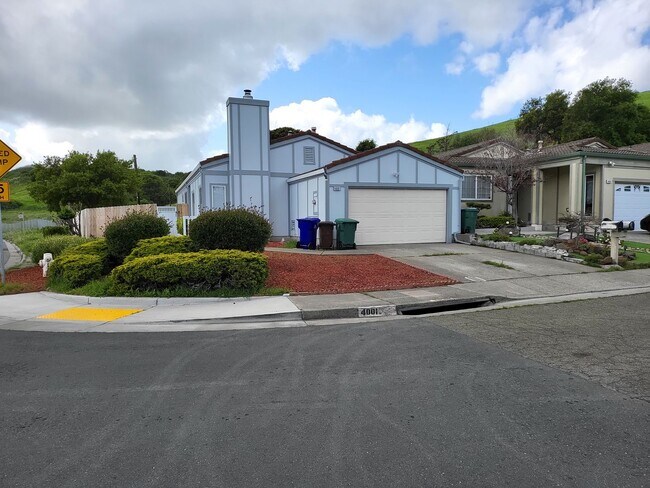 Foto del edificio - Beautifully remodeled 3 bedroom, 2 bath Home with bonus room