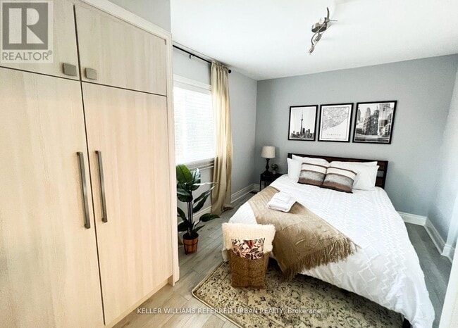 Photo du bâtiment - 2480 St Clair Ave W