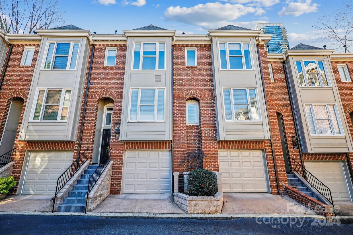 Foto principal - 337 W 7th St