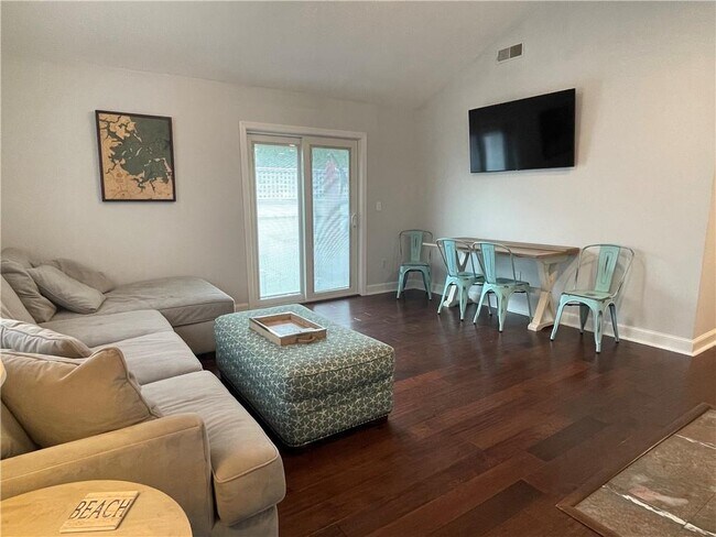 Foto del edificio - 221 Corey Ln