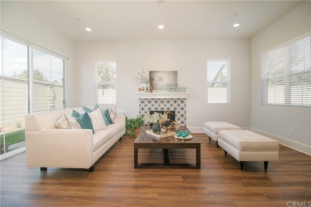 Photo - 1045 Hope Ln (Santa Ana, CA)