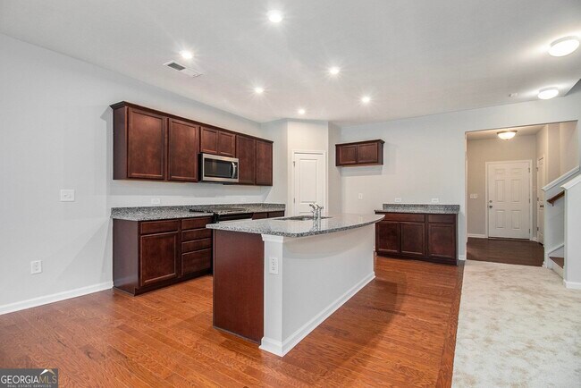 Building Photo - 1723 Maston Rd