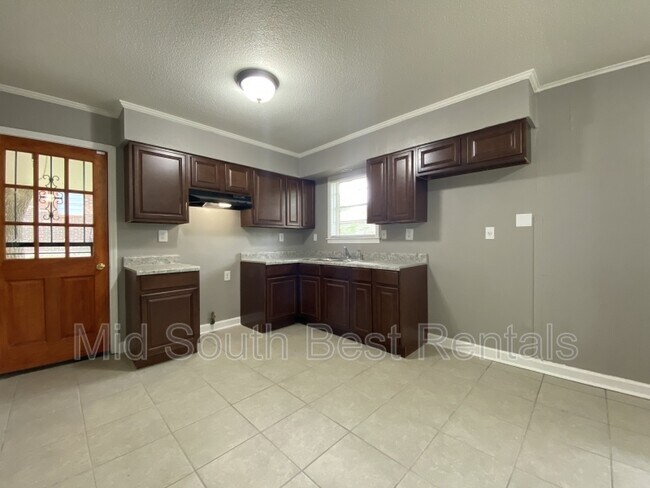 Foto del edificio - 4206 Glenbrook Dr