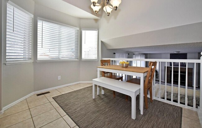 Building Photo - 6870 Bear Tooth Dr