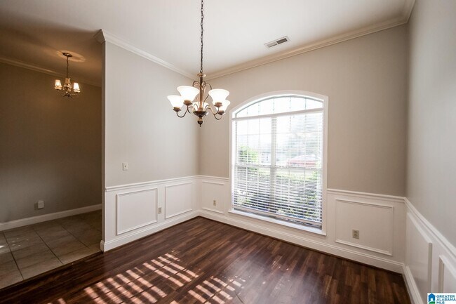 Building Photo - 5440 Virginia Way