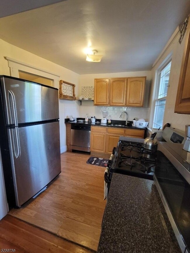 Building Photo - 71 Montclair Ave