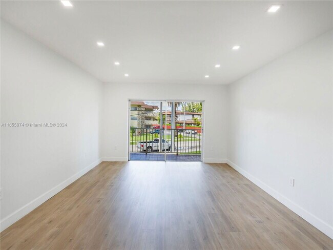Foto del edificio - 7610 SW 82nd St