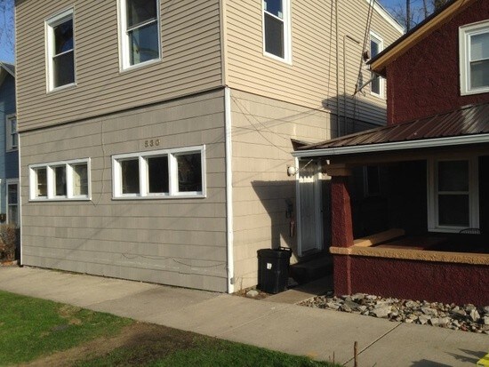 Building Photo - 530 E Adams St
