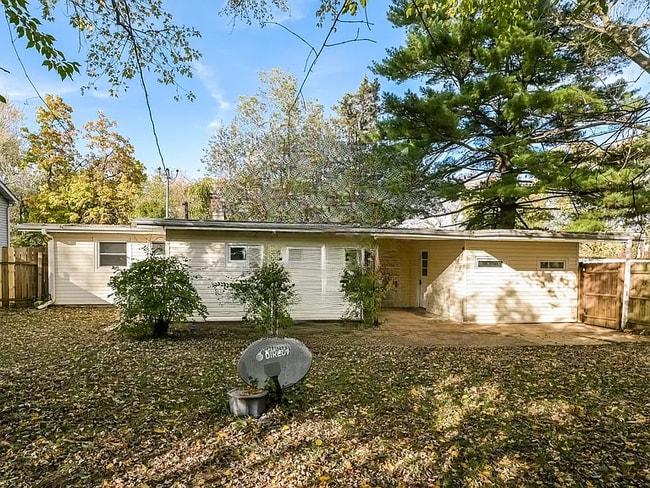 Building Photo - 24 St Laurence Dr