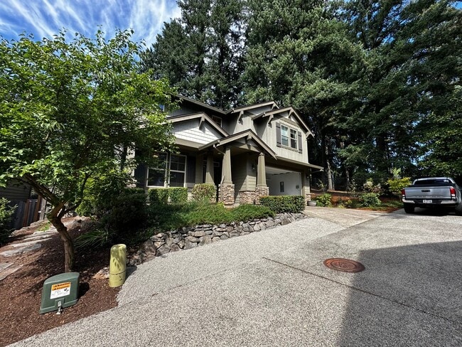 Building Photo - Beautiful 4-Bedroom Home in the Hills of W...