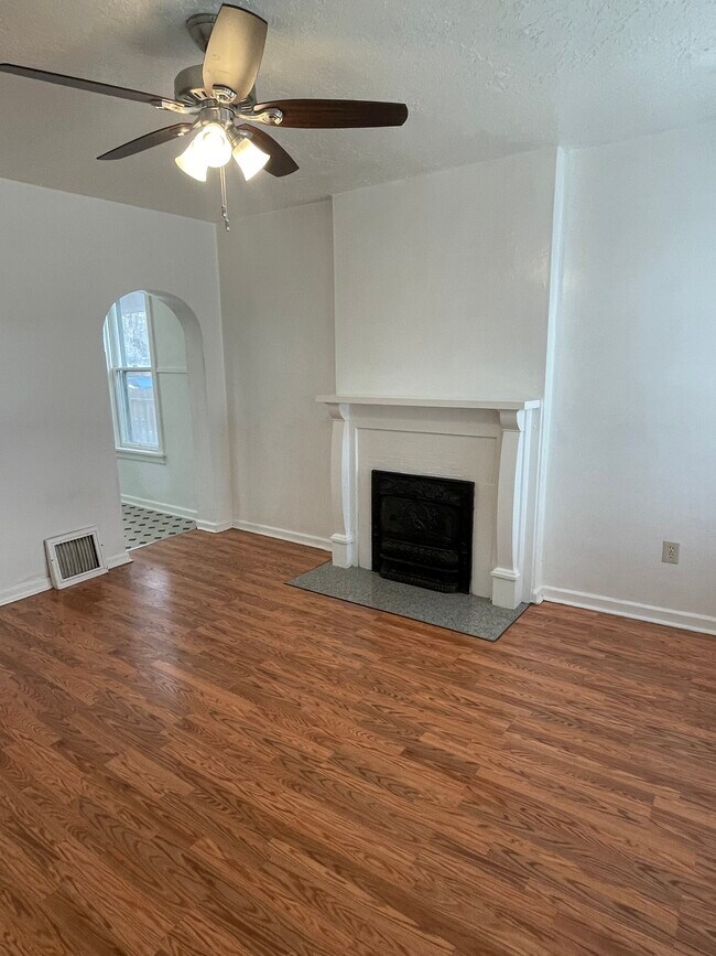 Building Photo - 1059 S 300 E