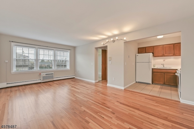 Foto principal - 565 Grove St